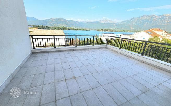 1-Bedroom Apartment with Sea View in Tivat, photo 3