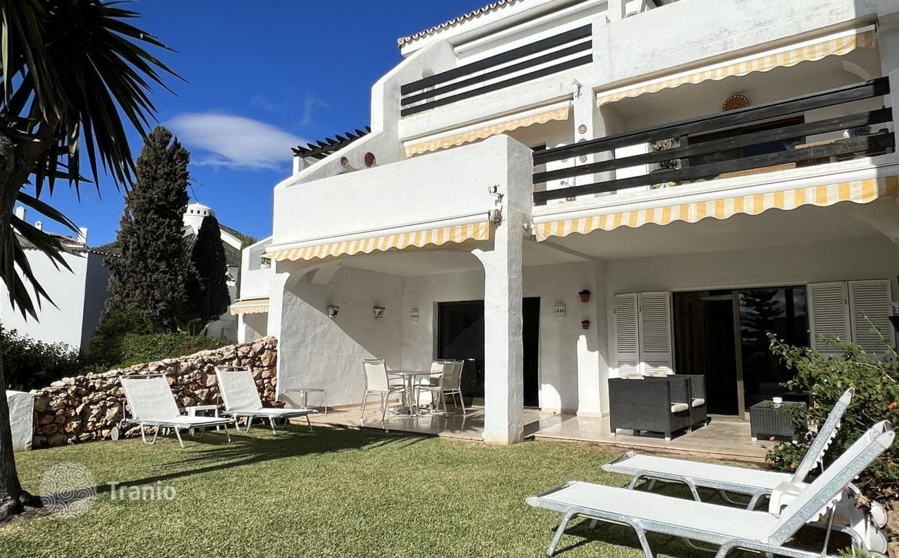 Апартамент на нижнем этаже на продажу в Coral Beach, Золотая Миля, фото 3