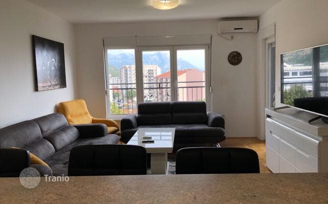 3-Bedroom Turnkey Apartment 800 m from the Sea in Budva