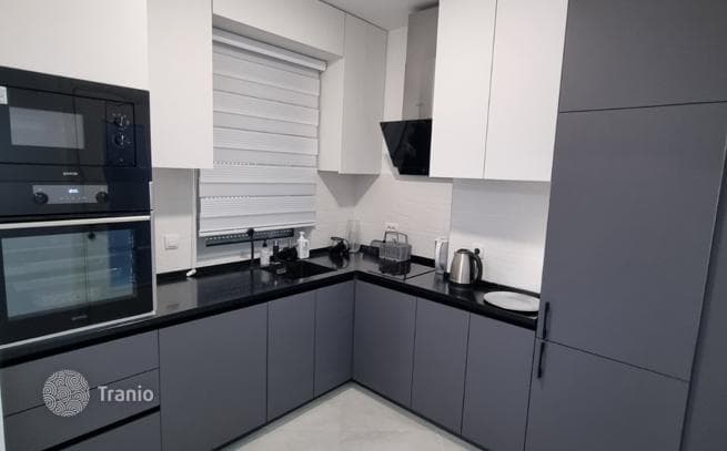 3-Bedroom Furnished Apartment with Terrace in Budva, photo 3