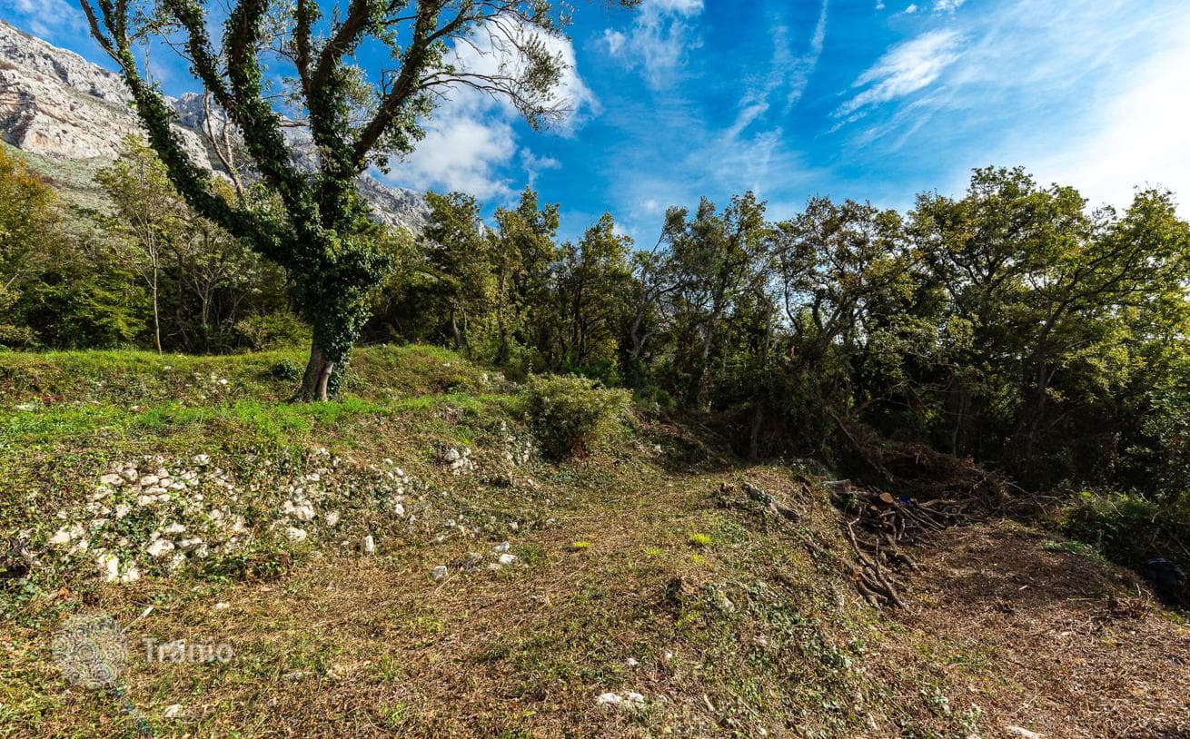 975 m² Land Plot 250 m from the Beach in Reževići, photo 2