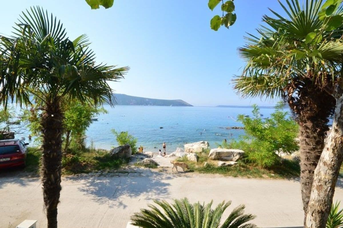 Квартира в Херцег-Нови, Черногория, 70 м², фото 2
