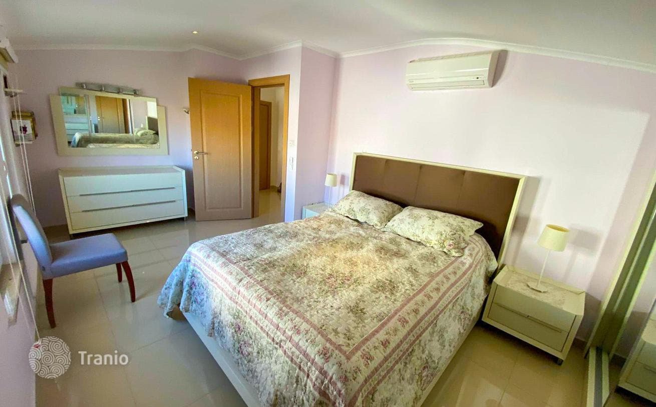 4-Bedroom Apartment with Sea View in Alanya, photo 4