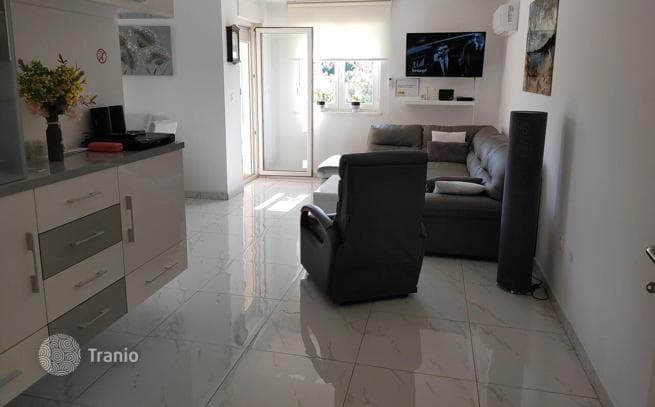 2-Bedroom Apartment 120 m from the Sea in Pula, photo 2