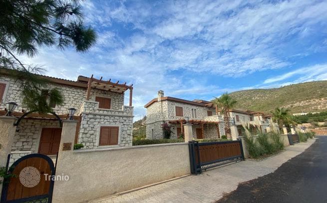 4-Bedroom Stone Villa with Sea Views in Yalikavak, photo 3