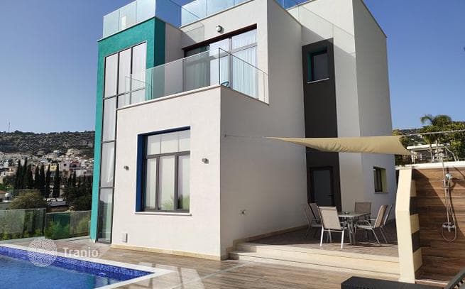 4-Bedroom Villa with Private Pool in Peyia, Cyprus, photo 4