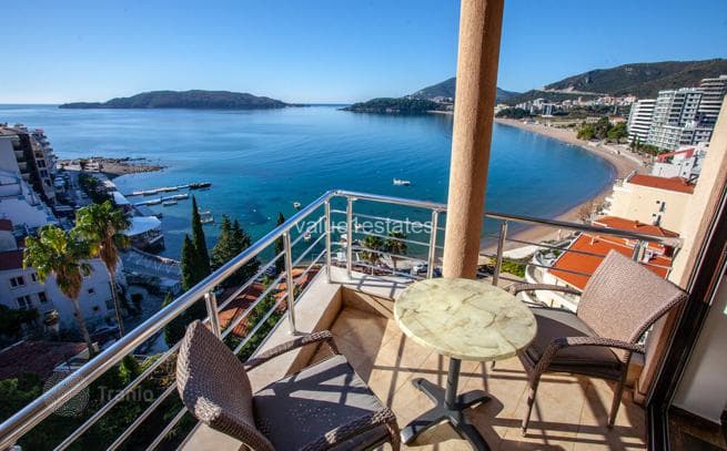 2-Bedroom Penthouse with Panoramic Sea Views in Rafailovici