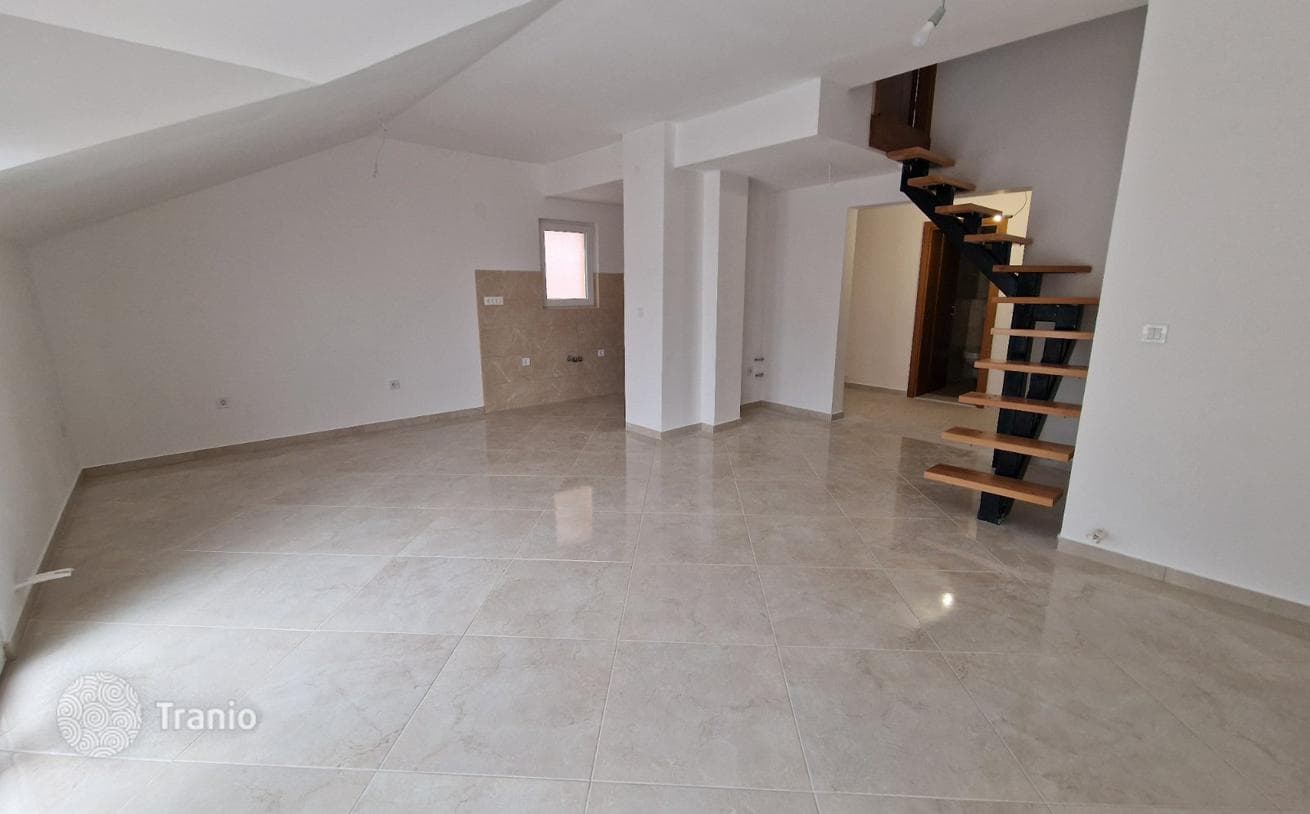 2-Bedroom Duplex with Sea and City Views in Igalo, Montenegro