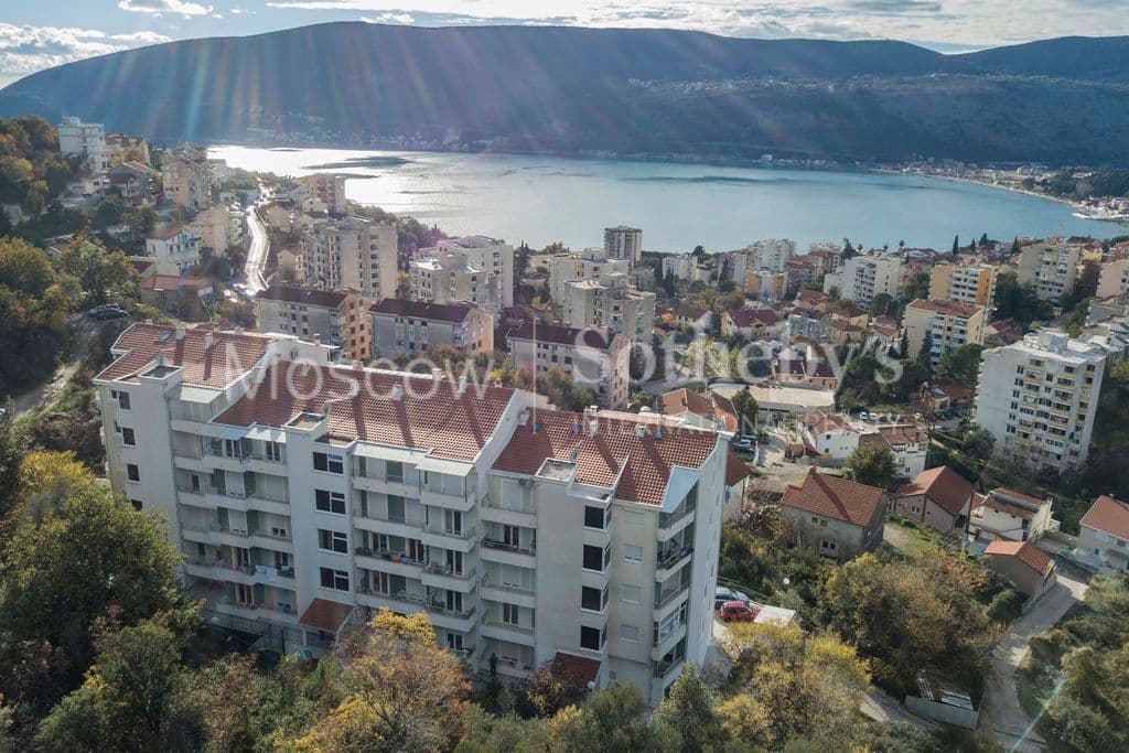 Апартаменты в Херцег-Нови, Черногория, 44 м²