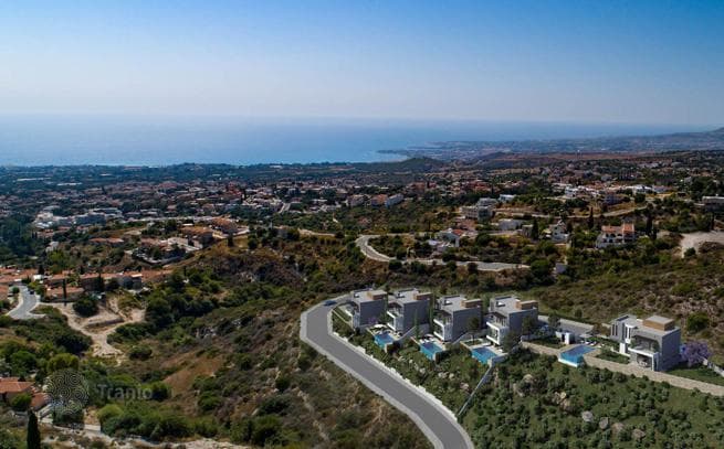 3-Bedroom Villa with Pool and Sea View in Paphos, photo 3