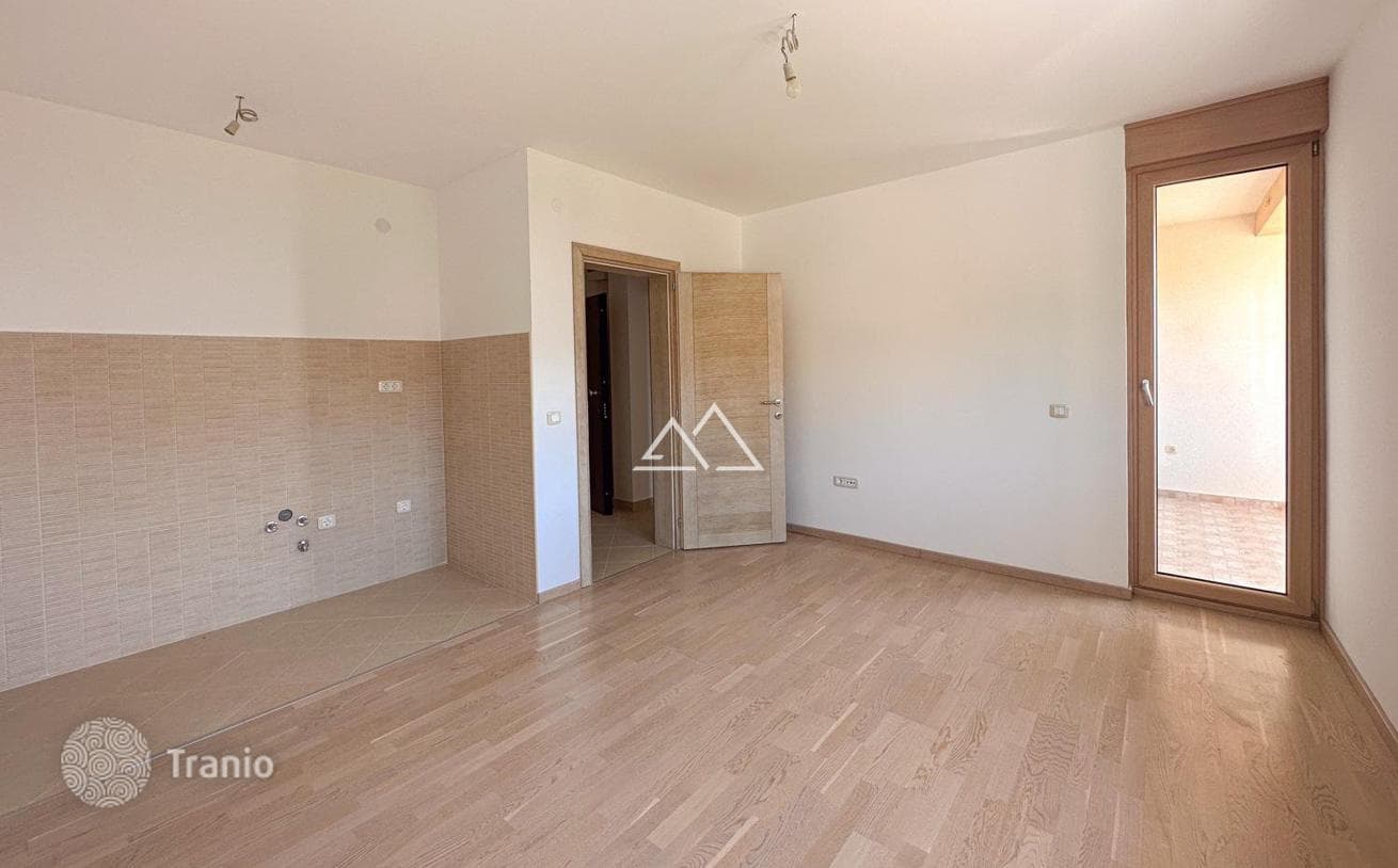 1-Bedroom Apartment with Sea View in Becici, photo 2