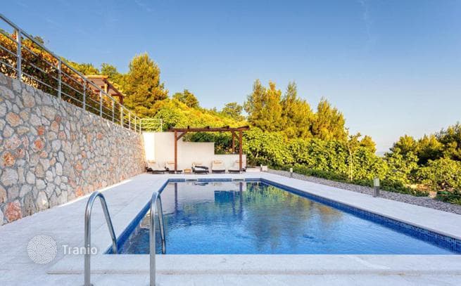 3-Bedroom Villa in Omis, Dalmatia, photo 4