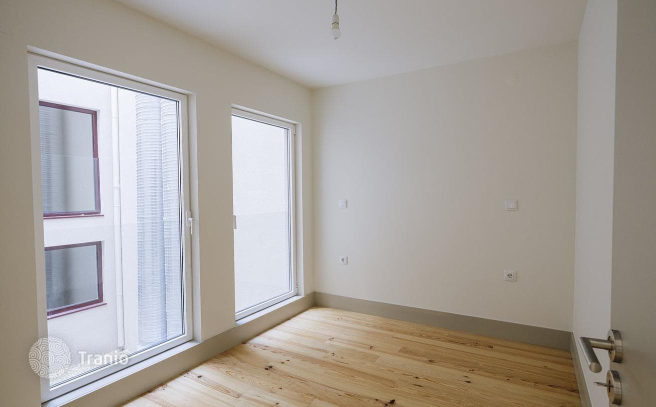 Renovated 1-Bedroom Apartment in Porto, Portugal, photo 2