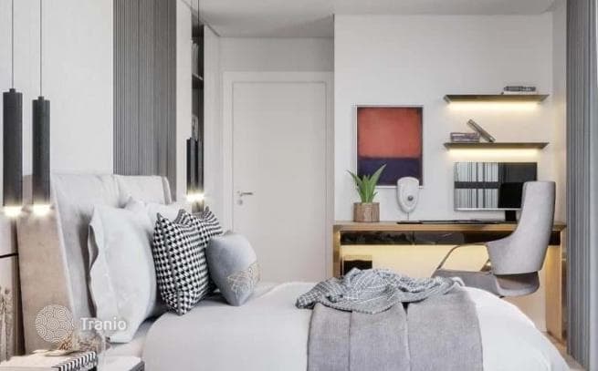 2-Bedroom House with Garage in Cascais