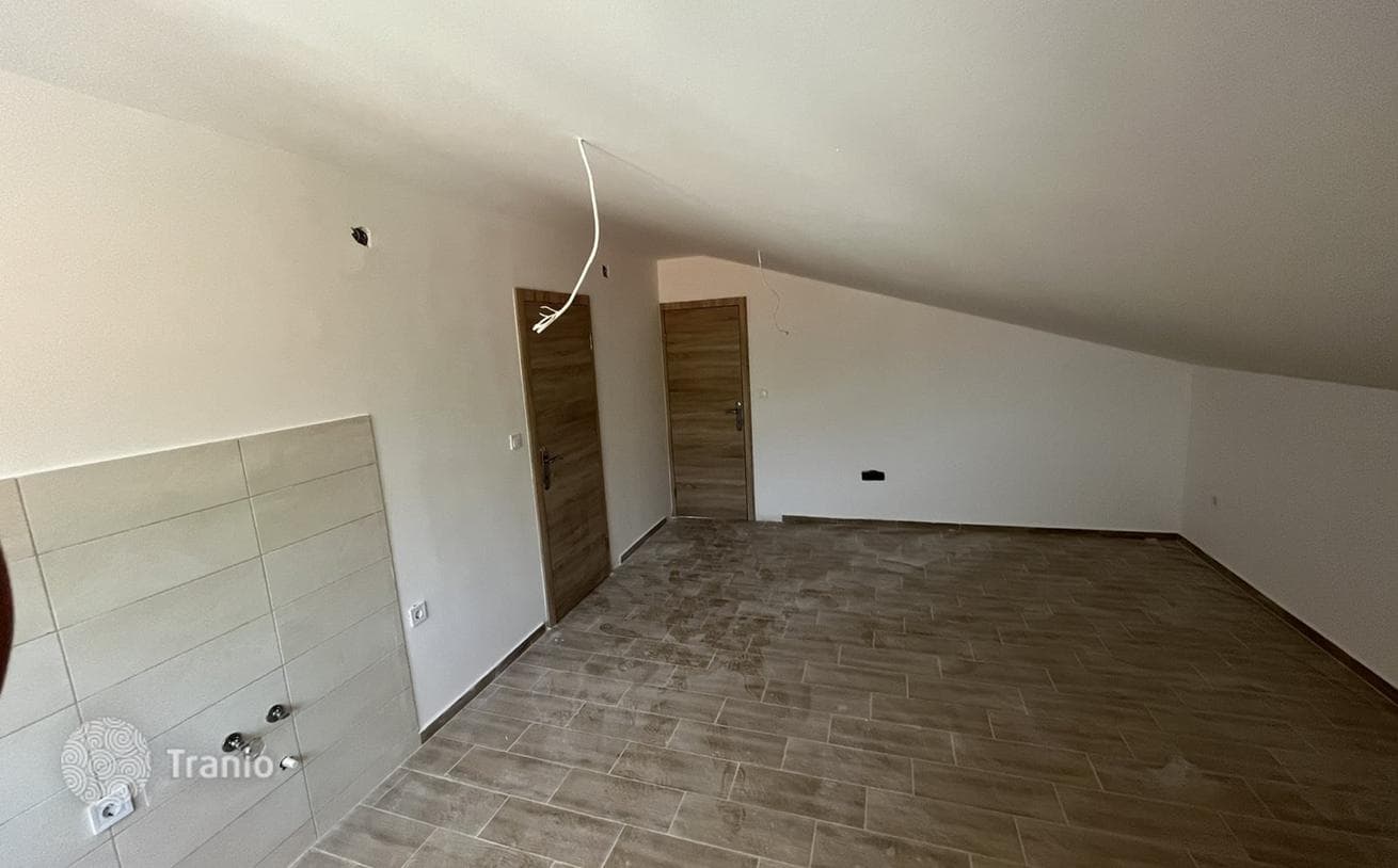 2-Bedroom Apartment with Terrace and Parking 700 m from the Sea in Igalo, photo 3