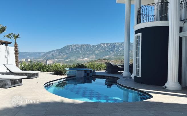 4-Bedroom Luxury Villa with Sea and Mountain Views in Konakli, Alanya