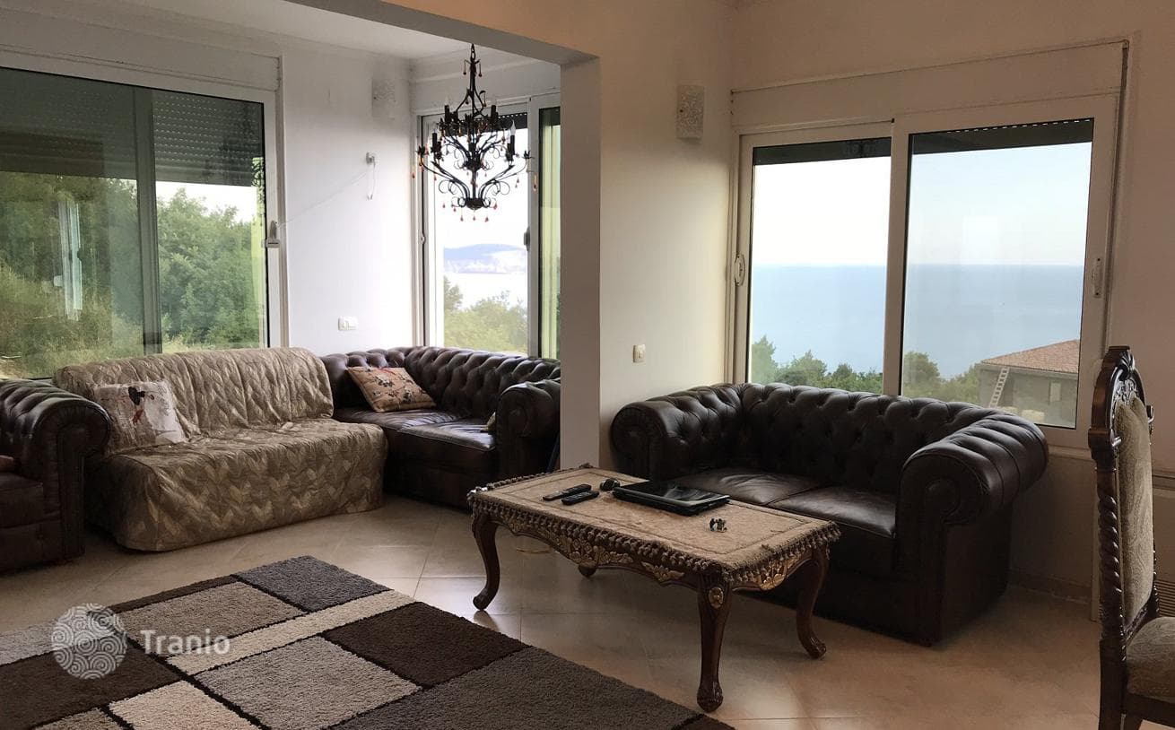 Furnished House with Private Pool 250 m from the Sea in Sutomore, Montenegro
