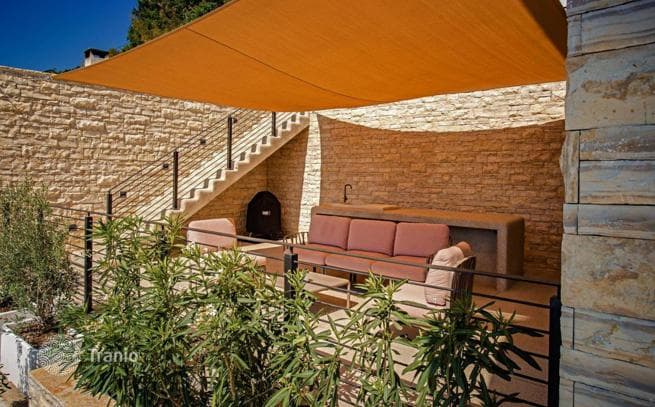 3-Bedroom Villa in Omis, Dalmatia, photo 4