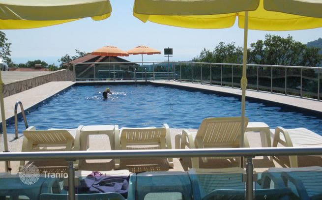 2-Bedroom Apartment with Garage in Herceg Novi, photo 2