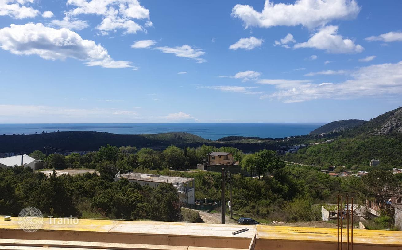 2-Bedroom House with Sea View in Sutomoe, Bar