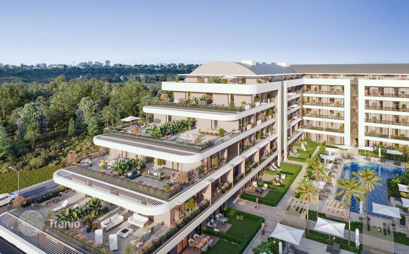 Apartments with Shared Pool near the Beach in Kundu, Antalya