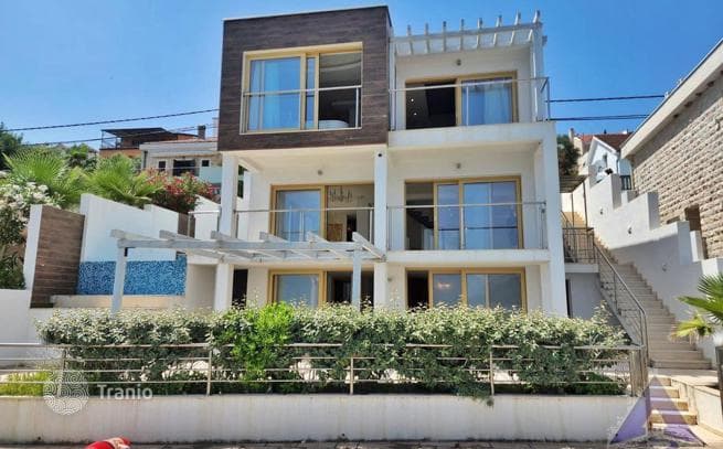 4-Bedroom Villa with Private Pool and Spa in Tivat, Montenegro, photo 3