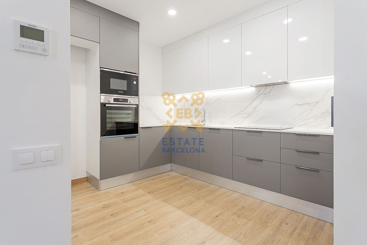 Квартира в Барселоне, Испания, 92 м²