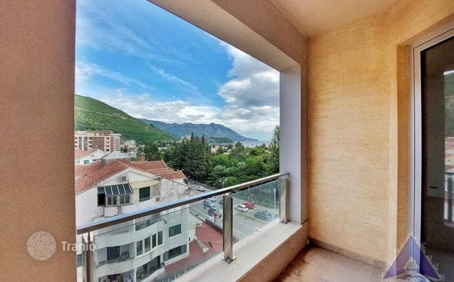 2-Bedroom Apartment with Mountain View in Budva