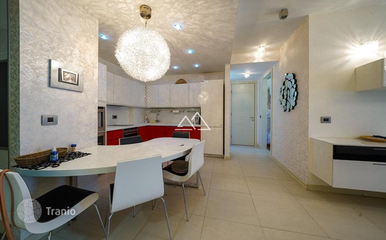 2-Bedroom Apartment 100 m from the Beach in Budva, photo 5