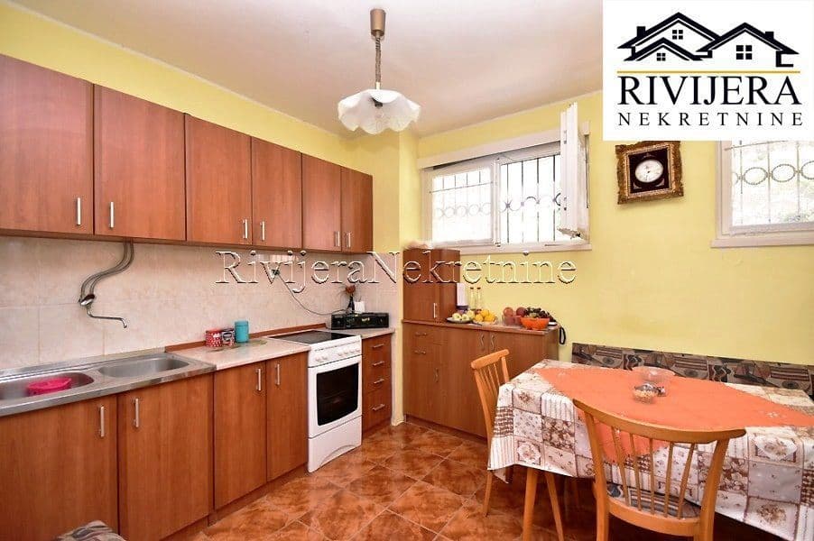 Апартаменты в Херцег-Нови, Черногория, 61 м², фото 2