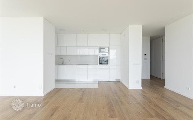 Spacious Apartment with Balcony near the Marina in Faro, Portugal, photo 5