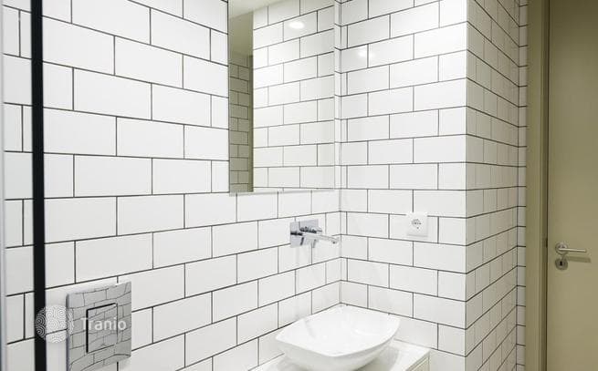 Renovated 1-Bedroom Apartment in Porto, Portugal, photo 4
