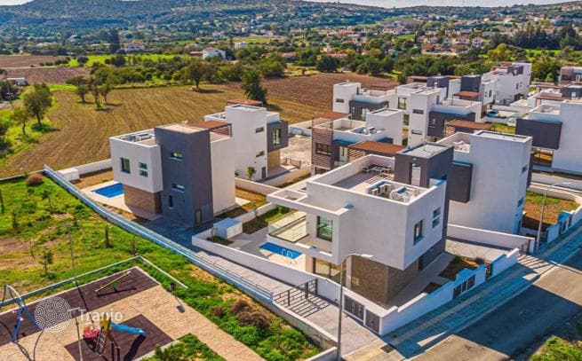 2-Bedroom Villa in Pyrgos, Cyprus, photo 3
