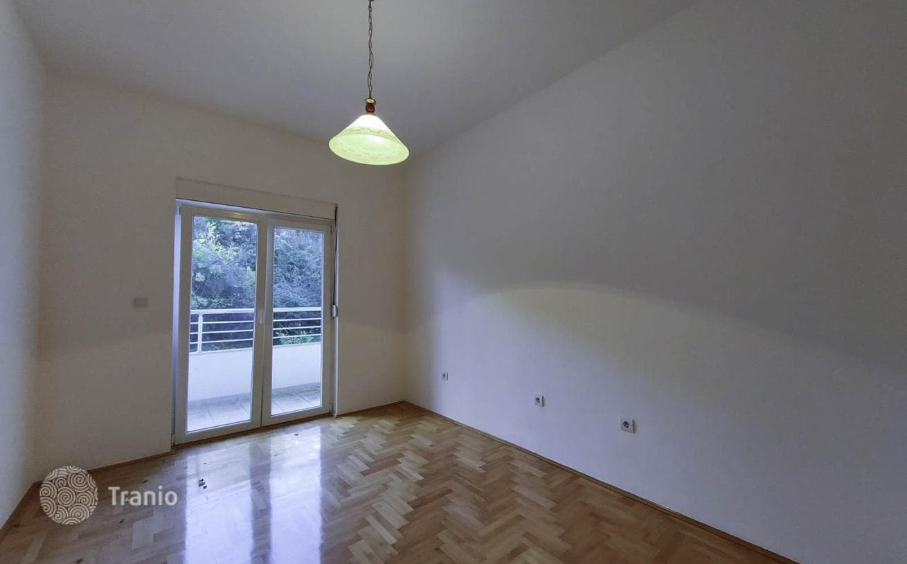 2-Bedroom Apartment with Sea View in Herceg Novi, Montenegro, photo 3
