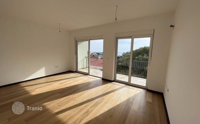 Apartments with Underground Parking 560 m from the Sea in Przno, Budva