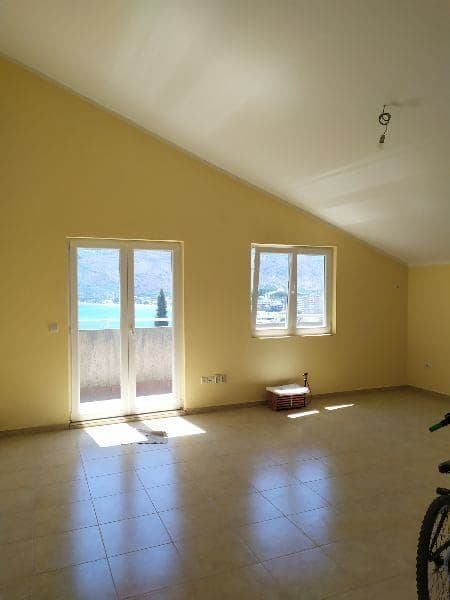 Квартира в Херцег-Нови, Черногория, 76 м²