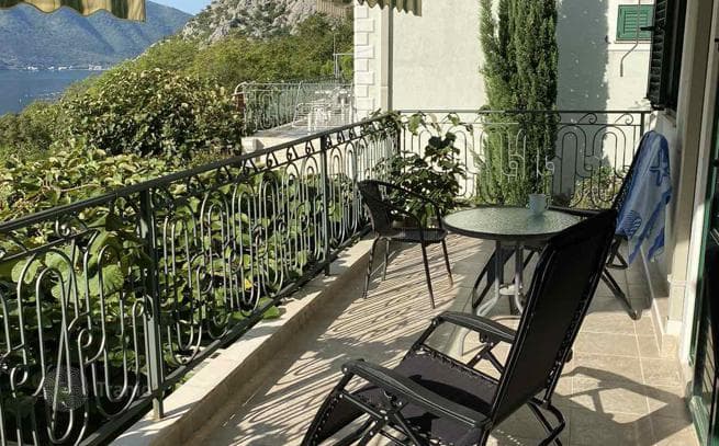 1-Bedroom Apartment with Sea and Mountain Views in Orahovac, Kotor, photo 3