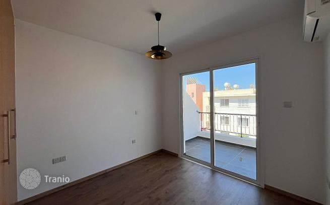 1-Bedroom Townhouse with Covered Parking in Paphos, photo 2