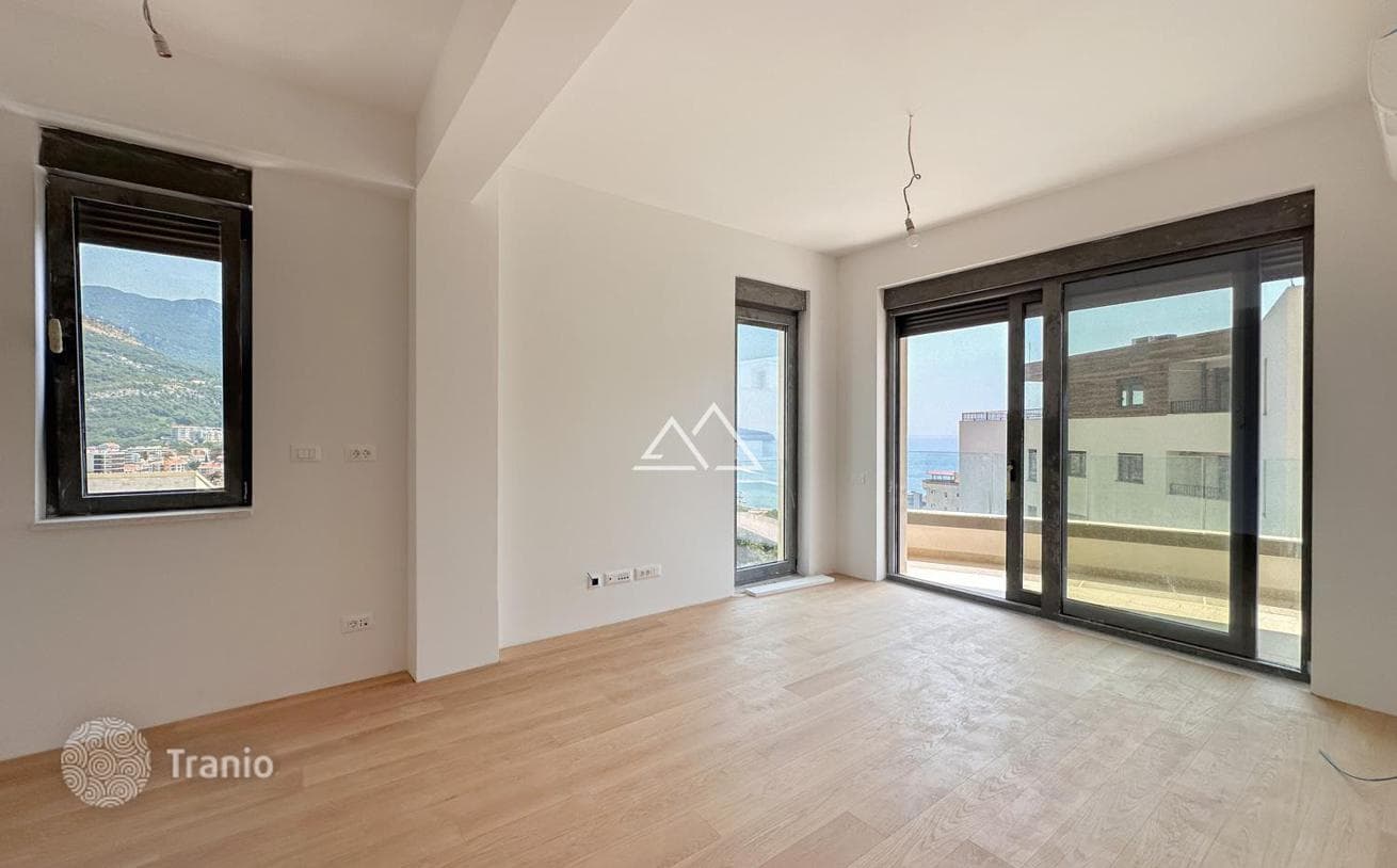 1-Bedroom Apartment with Pool and Spa in Becici, photo 3