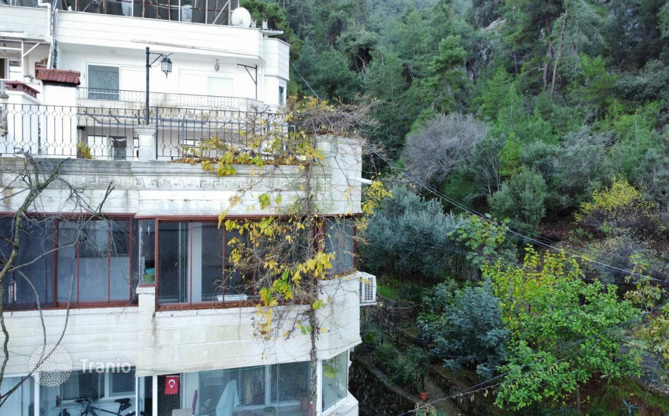 2-Bedroom Apartment with Sea View in Turkey, photo 2