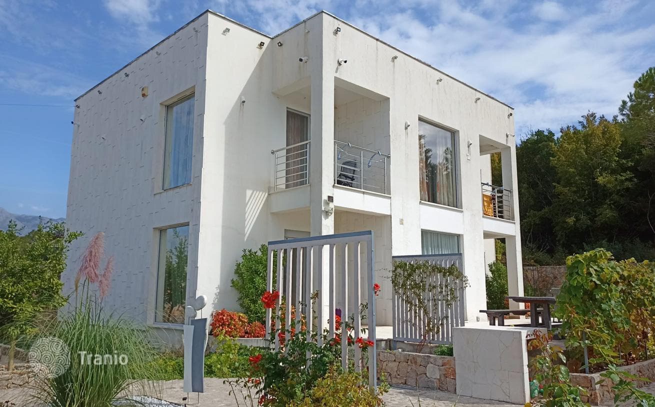 3-Bedroom House in Kotor, photo 4
