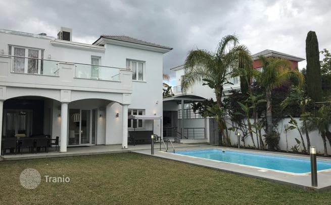 5-Bedroom Villa with Private Pool and Garden Near the Beach in Limassol, photo 2