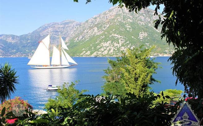 2-Bedroom Apartment with Garden and Strait View in Kostanjica, Herceg Novi, photo 3