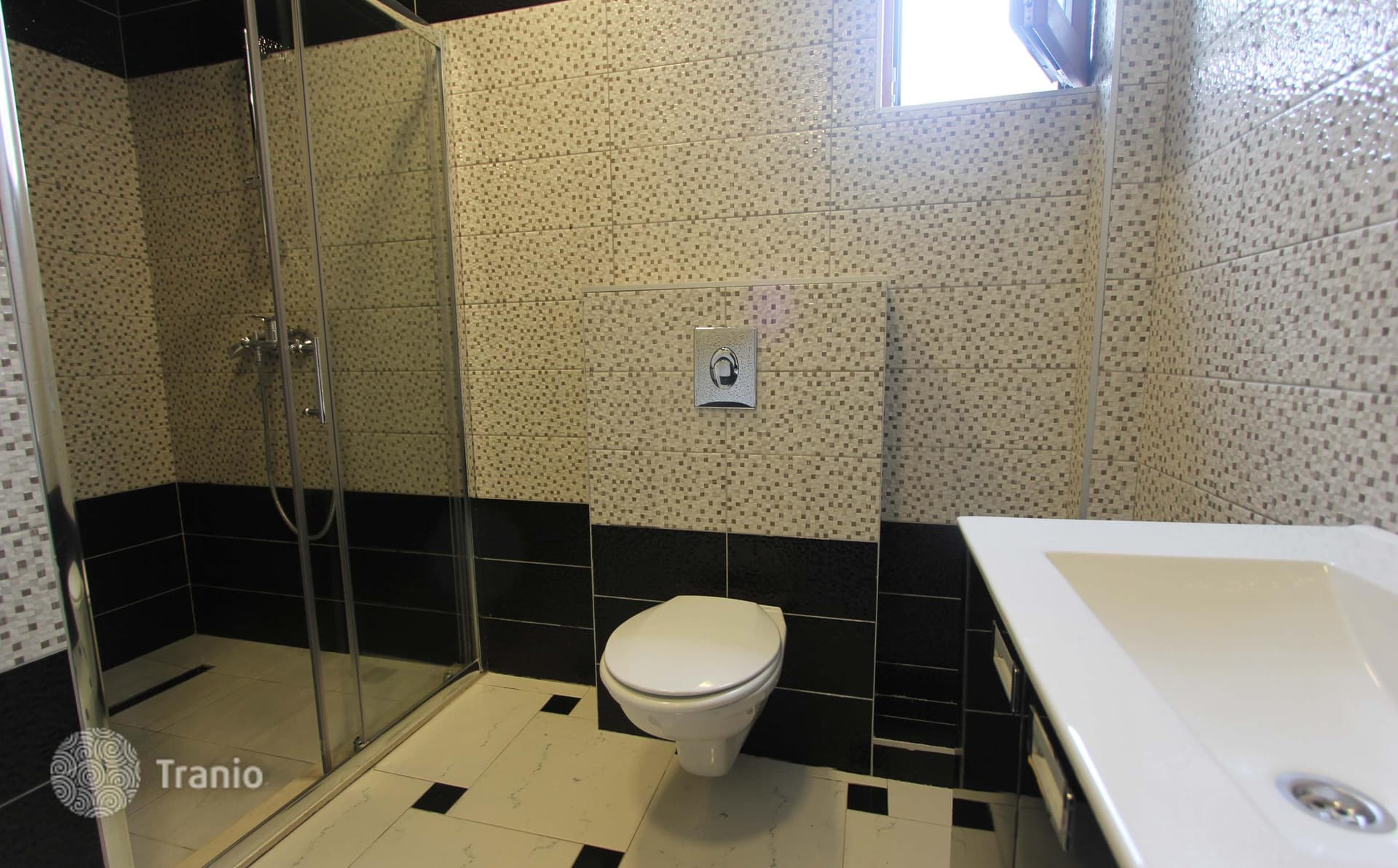 1-Bedroom Apartment with Terraces in Budva, photo 5