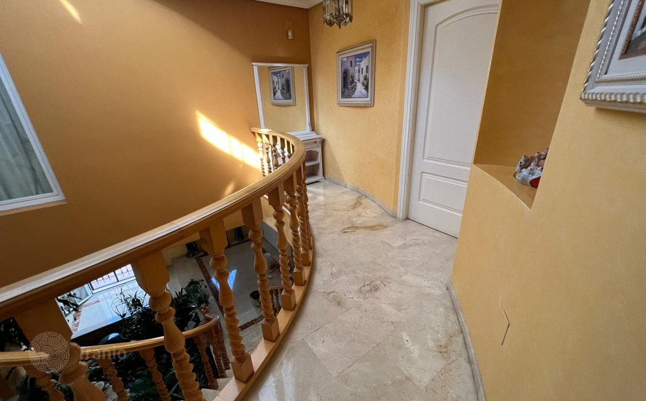 4-комнатная вилла 400 м² в Бенальмадене, Испания, фото 2