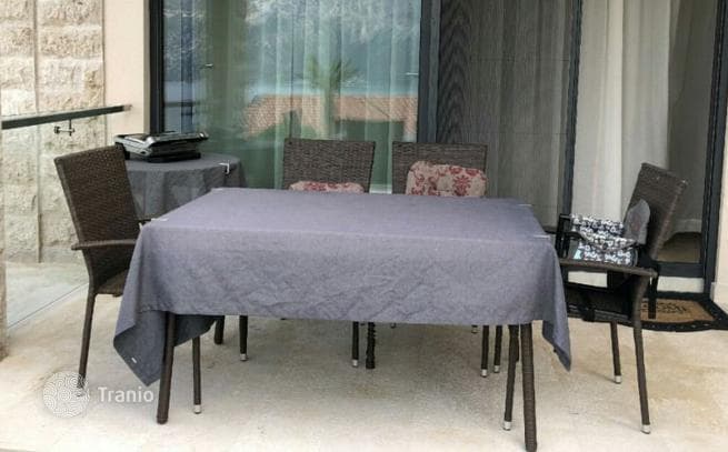 2-Bedroom Apartment with Garden and Sea View in Kotor
