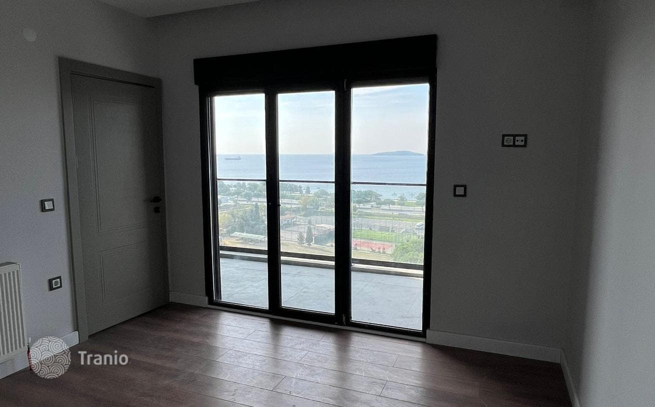 Spacious Apartments with Balconies 400 m from the Beach in Kartal, Istanbul, photo 3