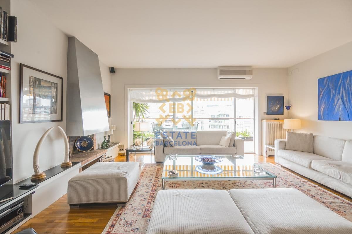 Квартира в Барселоне, Испания, 200 м²