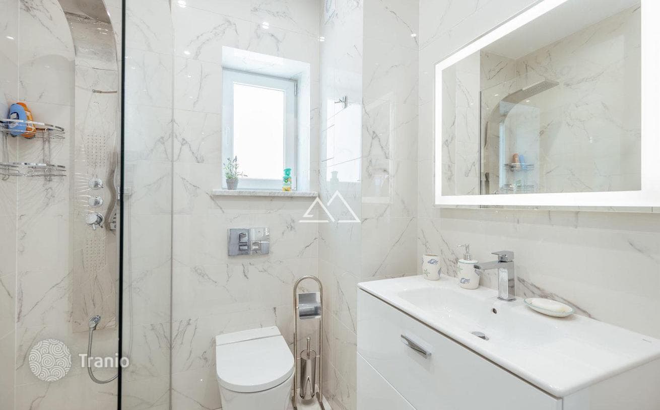 2-Bedroom Duplex Apartment with Sea View in Herceg Novi, photo 5
