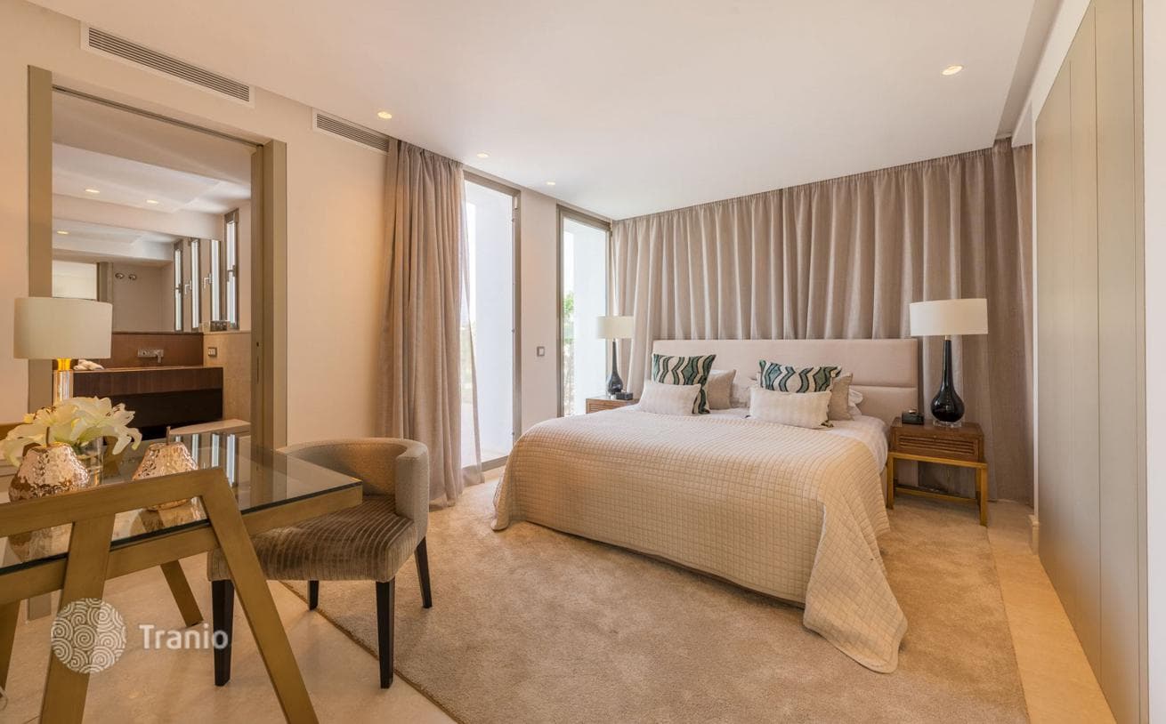 Вилла на продажу в Coral Beach, Золотая Миля, фото 3